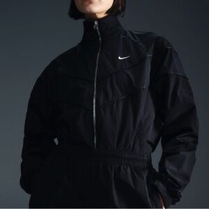 BRAND NEW Nike Windrunner - Women’s Loose UV Woven Full-Zip Jacket